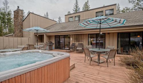 Five-Bedroom Holiday Home