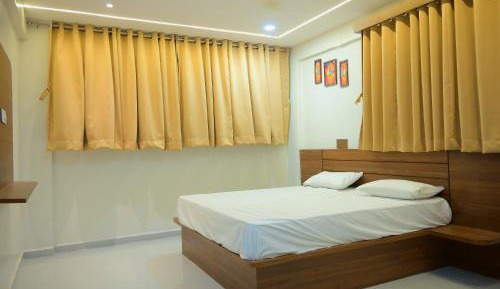 Standard Queen Room