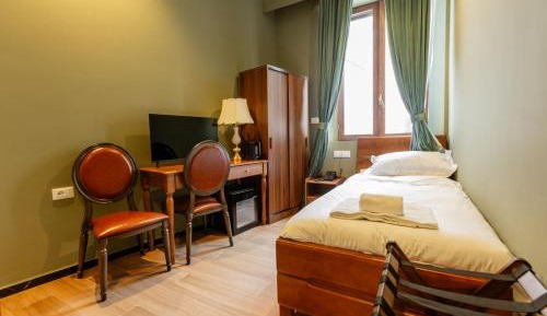 Large Single Room
