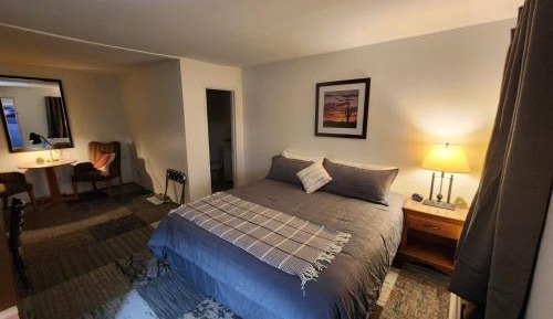 Deluxe King Suite