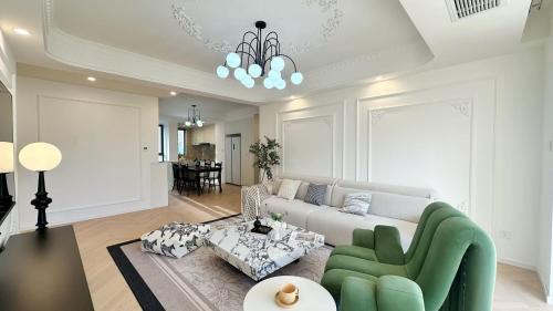 Three-Bedroom Premium Apartment with Balcony
