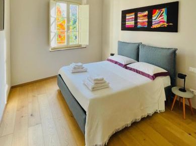 One-Bedroom Apartment with Balcony