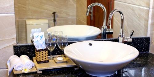 Deluxe Double or Twin Room with City View