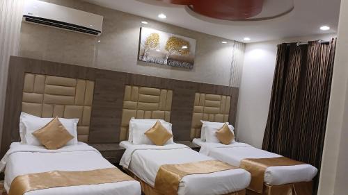 Economy Triple Room