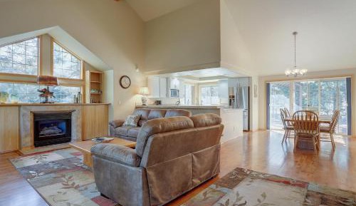 Three-Bedroom Holiday Home 