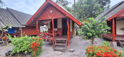 Bungalow with Fan