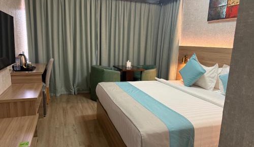 Deluxe King Room
