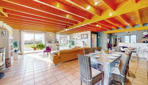 Five-Bedroom Holiday Home