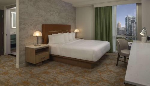 Corner King Room