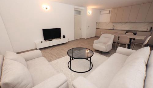 Three-Bedroom Deluxe Apartment