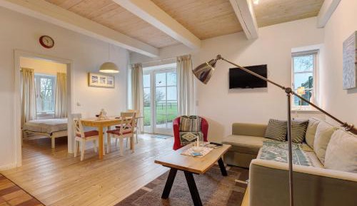 Superior One-Bedroom Apartment