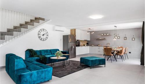 Six-Bedroom Holiday Home