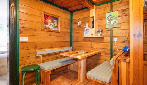 One-Bedroom Holiday Home