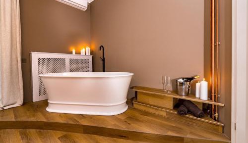 One-Bedroom Apartment with Spa Bath