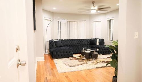 Three-Bedroom Deluxe Apartment