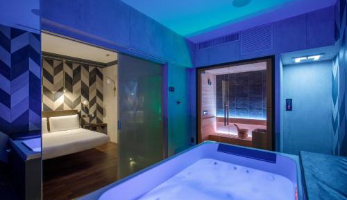 Suite with Private Pool