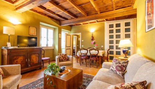 Two-Bedroom Apartment with Mountain View