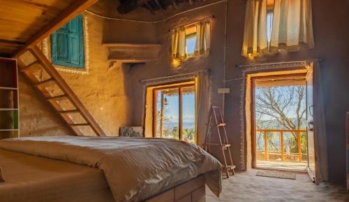 Family Room with Mountain View