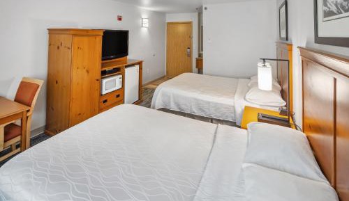 Two Queen Room - Bay View