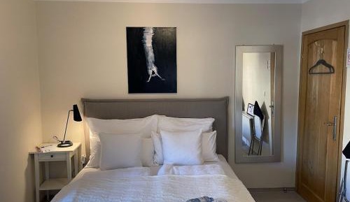 One-Bedroom Apartment with Sea View