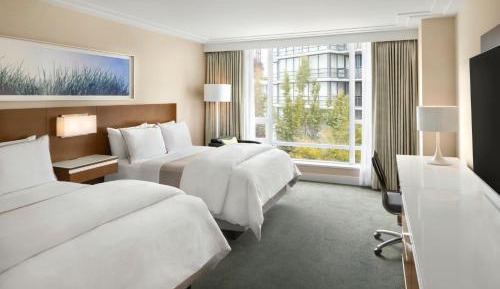 Queen Room with Two Queen Beds - Low Floor