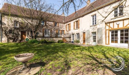 Seven-Bedroom House
