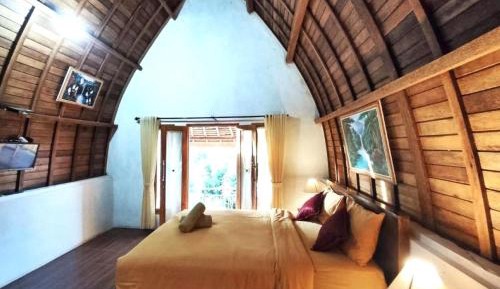 Single Room with Balcony