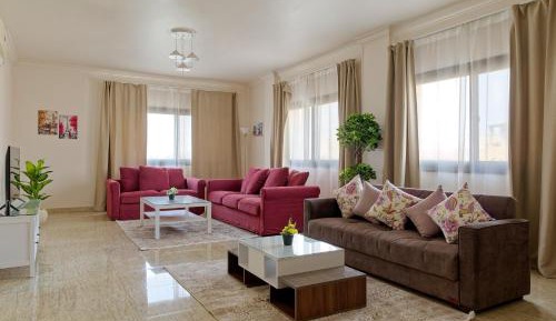 Three-Bedroom Deluxe Apartment
