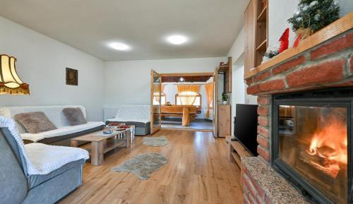 Three-Bedroom Holiday Home 