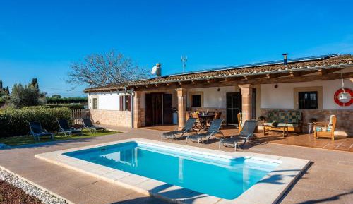 Villa with Garden View