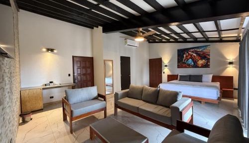 Deluxe Suite