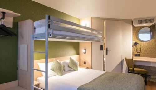 Triple Room (1 Double Bed + 1 Single Bed)