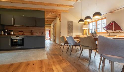 Three-Bedroom Apartment with Balcony