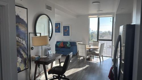 One Bedroom Apartment at Melrose