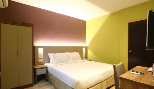 Deluxe King Room