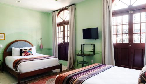 Double Queen Room (24/7 Front Desk)