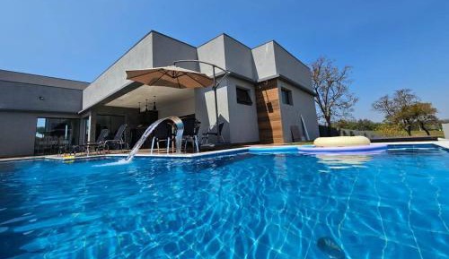 Three-Bedroom Holiday Home 
