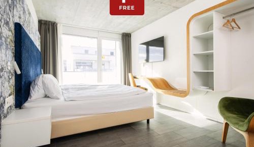Standard Queen Room
