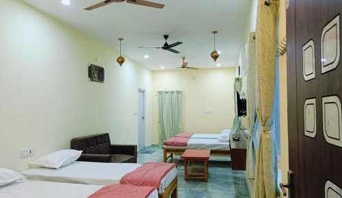 6-Bed Mixed Dormitory Room