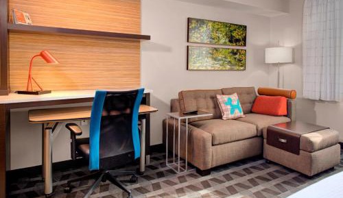 King Studio with Sofa Bed
