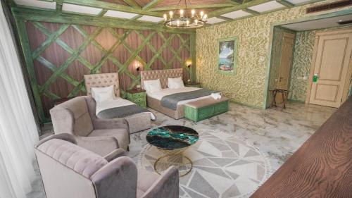Superior Double or Twin Room with Mountain View