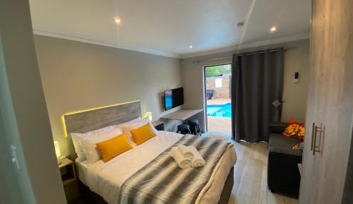 Deluxe Apartment