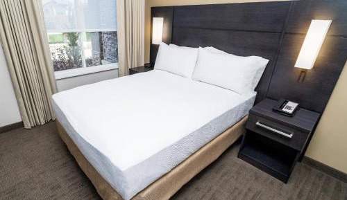 1 Bedroom Suite, 1 King, Sofa bed, Marina view