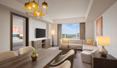 1 Bedroom Apartment-King Bed - Lounge access with 02hrs happy hours