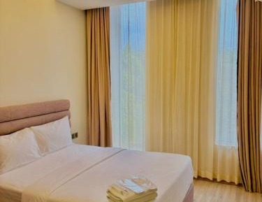 Deluxe Queen Room