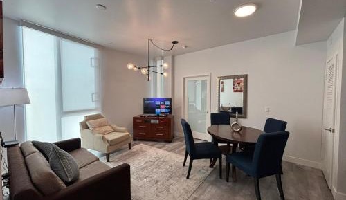 Two Bedroom Apartment at Melrose