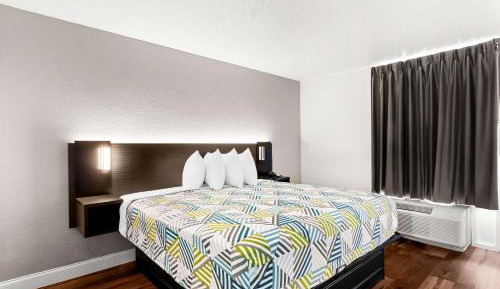 King Room - Non-Smoking