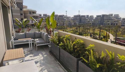 Two-Bedroom Deluxe Apartment with Garden View