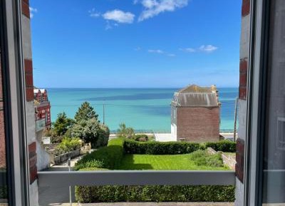 One-Bedroom Apartment with Sea View