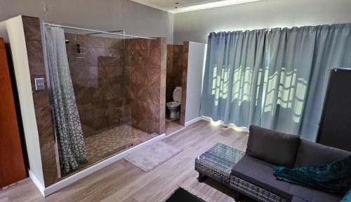 Deluxe Family Suite